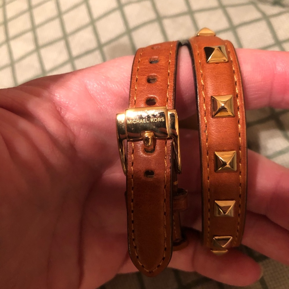 ⭐️NWOT⭐️ Michael Kors Genuine Leather Wrap Around Studded Watch - Picture 2 of 6